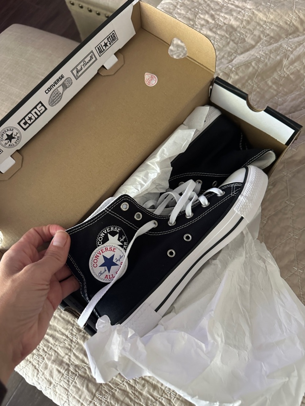 Converse Black and White High Top Sneakers size 6 men’s women’s 8